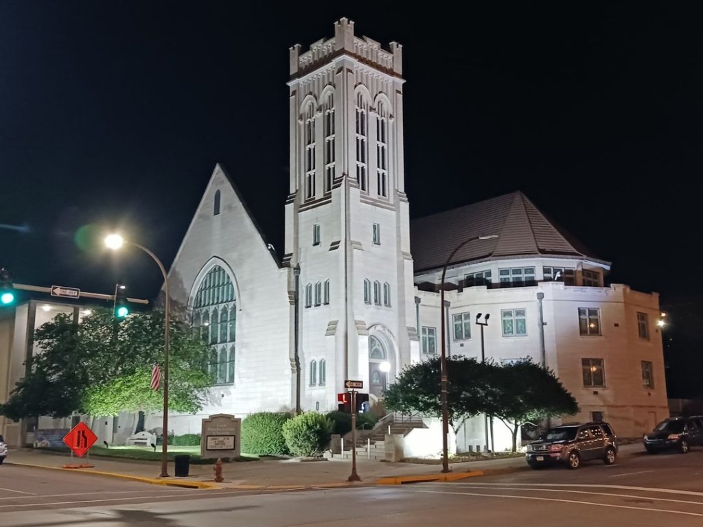 Sunday Mornings at First Presbyterian Church of Sioux City